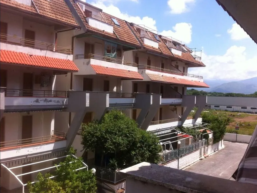 Cosy Apartment with Large Terrace near the Station and Sea
